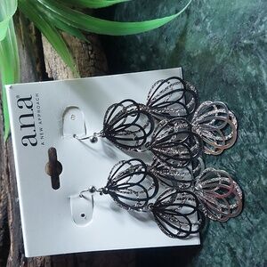 E3019 ANA Silver Dangle Towered Earrings